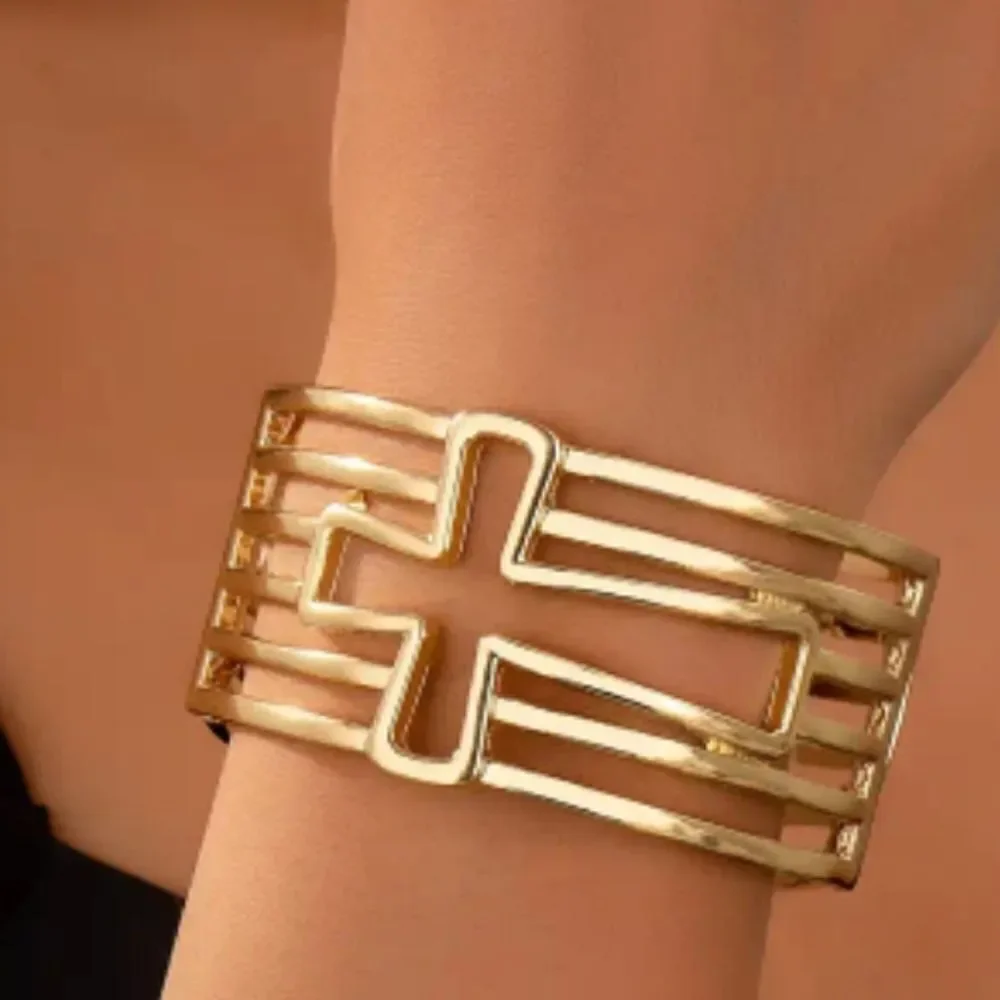 Cross stretch bracelet